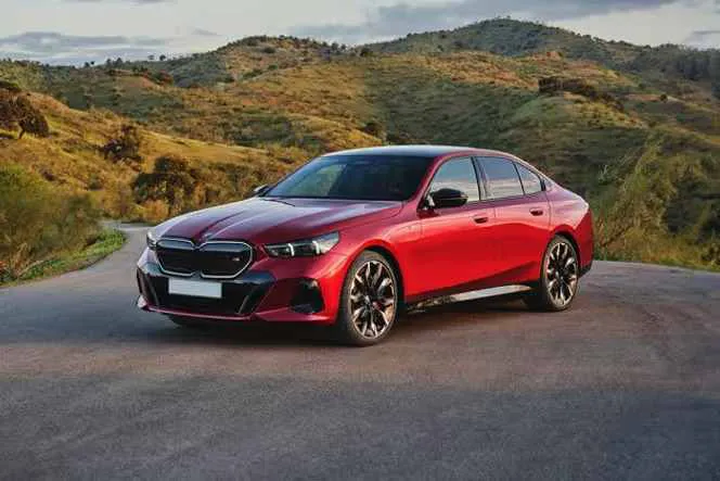 BMW i5 Luxury Car on Rent Massoorie